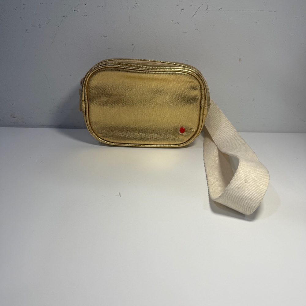 State Bennet Women’s Gold Crosby Leather Cross Body Fanny Pack Bag Purse Small